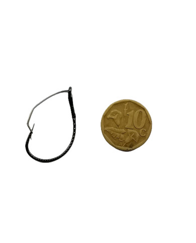 CMF Bass Weedless Wacky Hook 1/0 4pc (10c piece not included  for scale purposes )